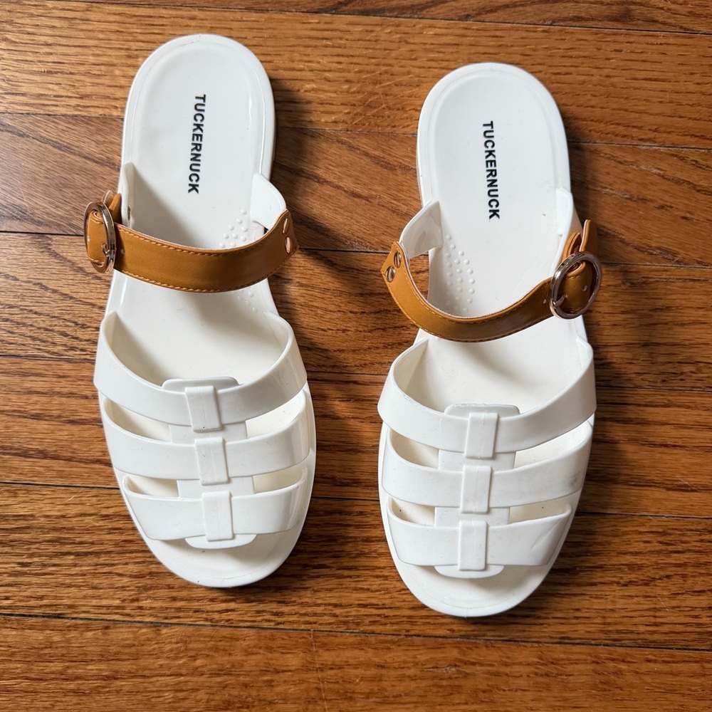 Like-New Women’s Tuckernuck Ivory Riley Jelly Sandals, size: 6/7